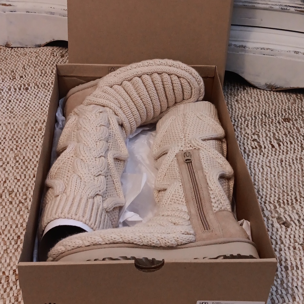 New classic tall chunky knit uggs